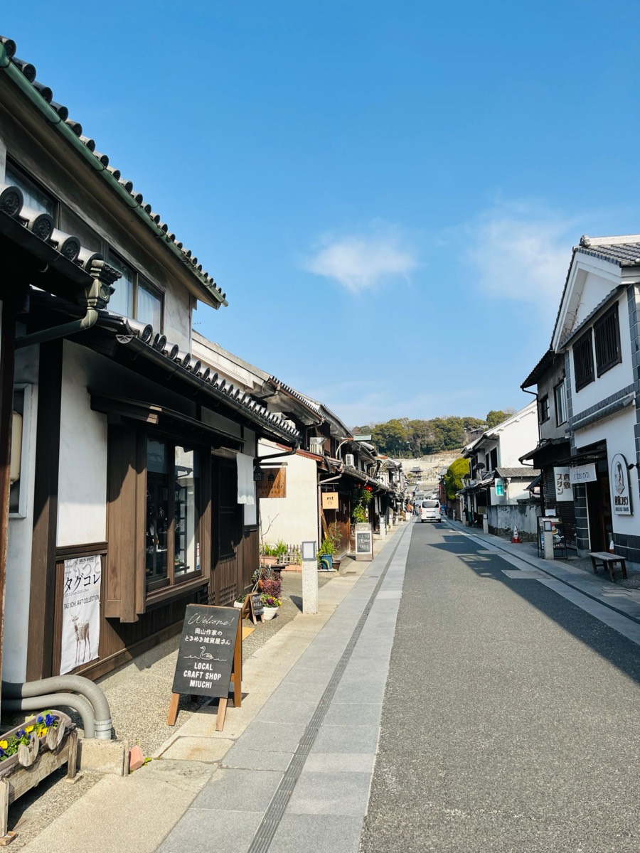 倉敷本町通り 雑貨屋やプリン屋が並ぶ通り