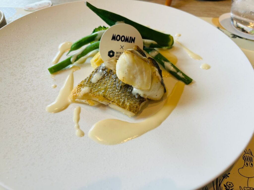 ムーミンランチセットのメイン 鮮魚のポワレ 白ワインソース